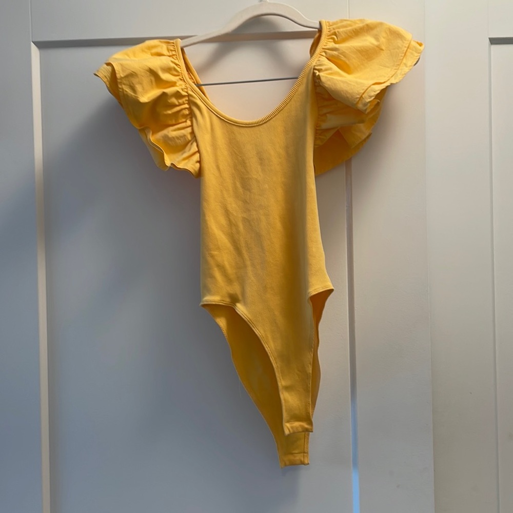 Zara Yellow puff sleeve bodysuit